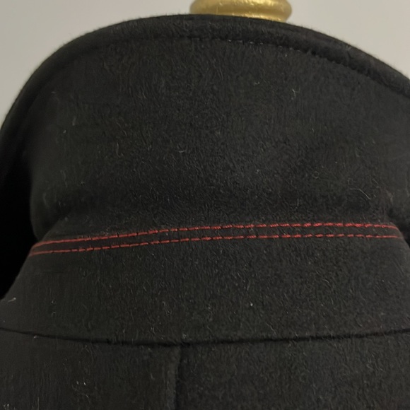 6 button D/B Hugo by Hugo Boss. 32” car coat size 40. Has red stitch detailing - Picture 11 of 14